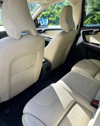 Volvo XC 60 cena 96999 przebieg: 144500, rok produkcji 2017 z Wrocław małe 137